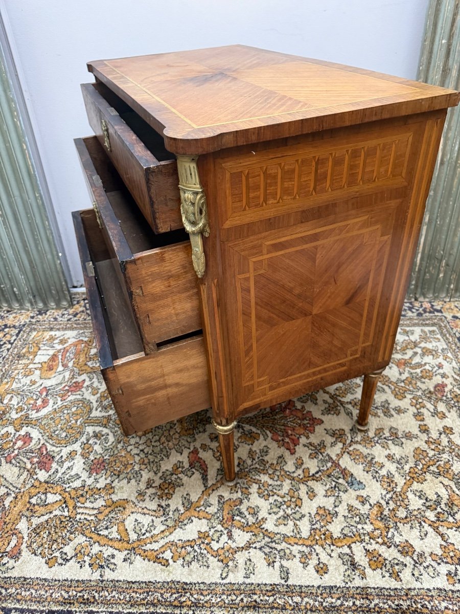 Small Louis XVI Marquetry Chest Of Drawers -photo-3