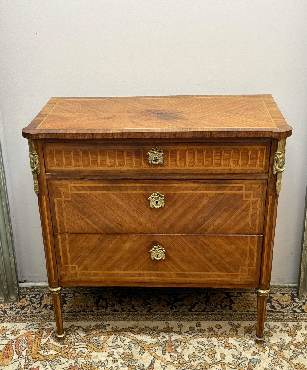 Small Louis XVI Marquetry Chest Of Drawers -photo-5