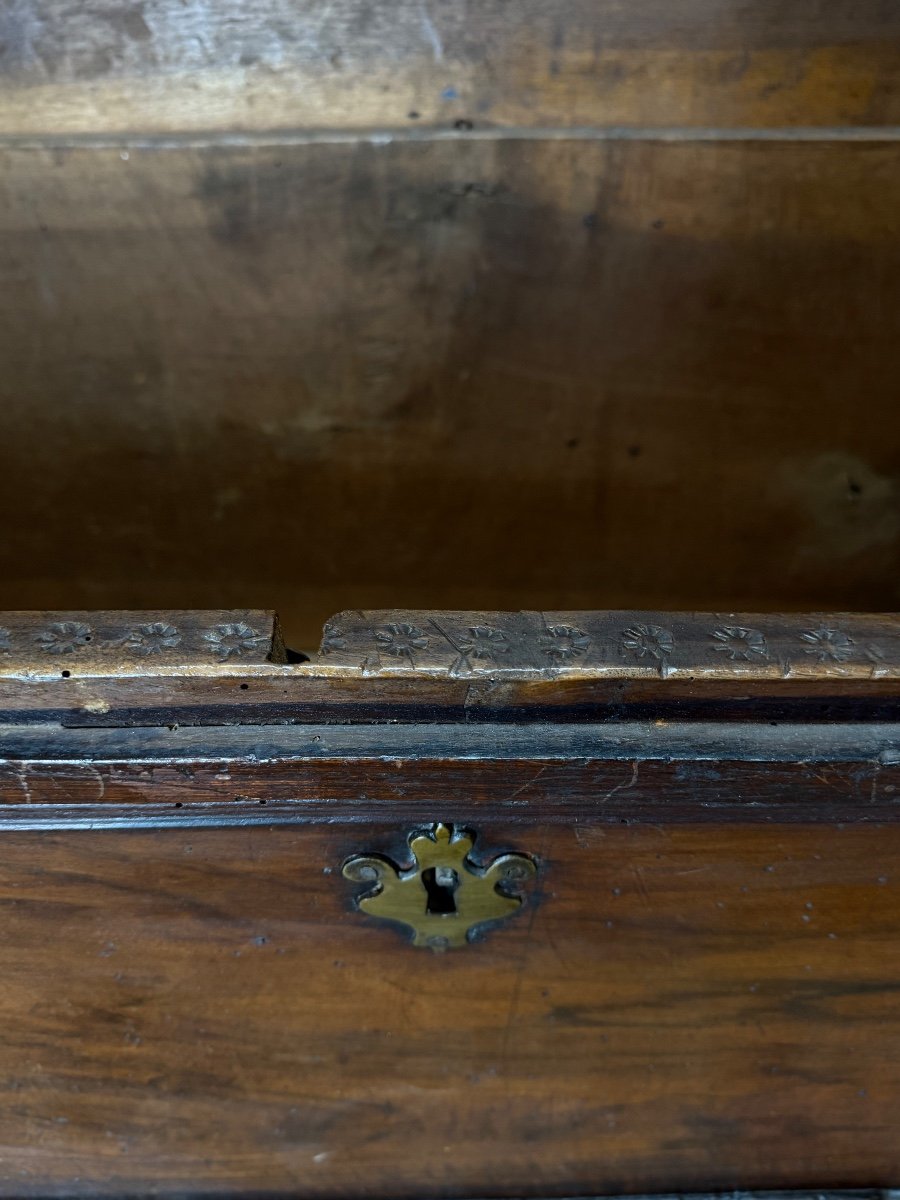 Cassonne Chest In Walnut, Northern Italy, 17th Century -photo-4