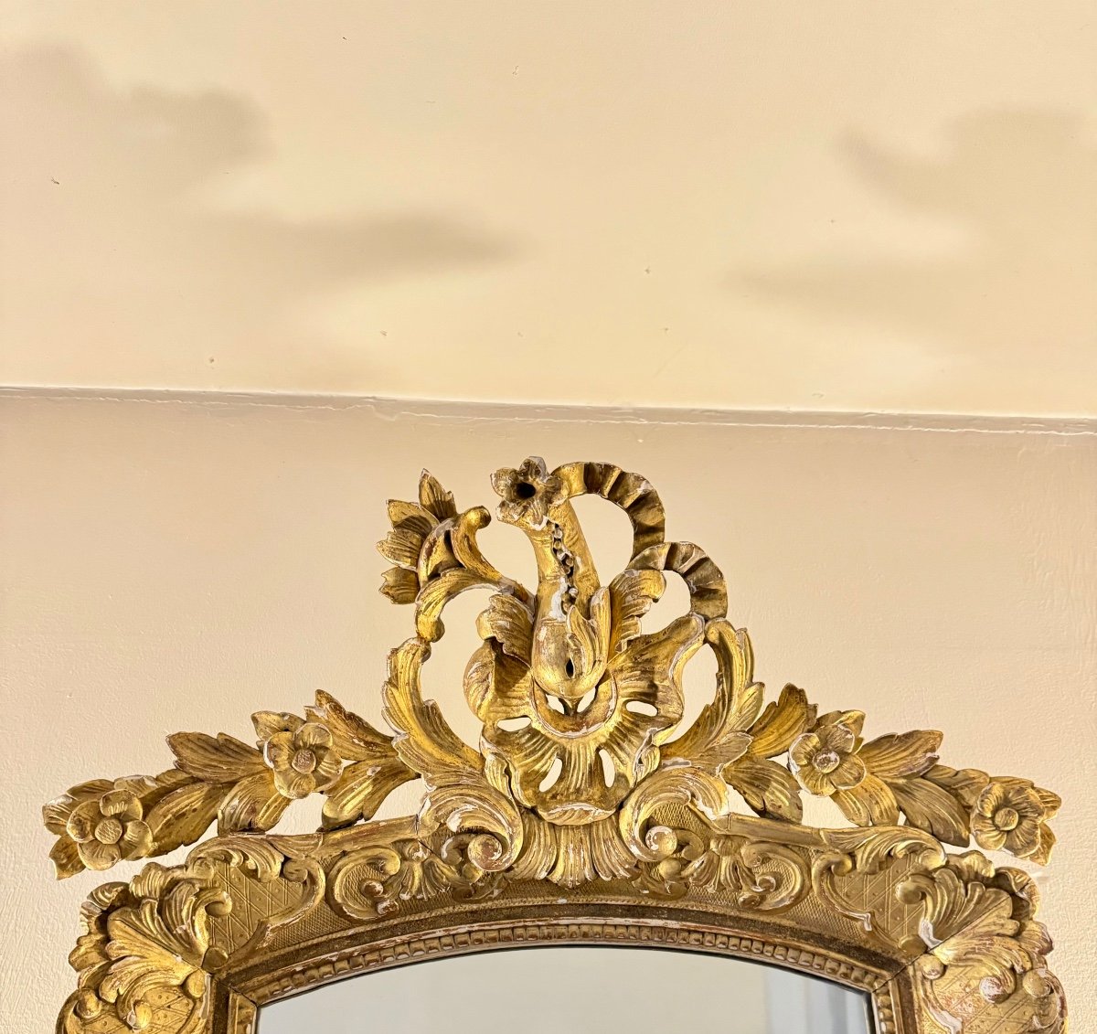 18th Century Regency Period Gilded Stucco And Wood Pediment Mirror -photo-2