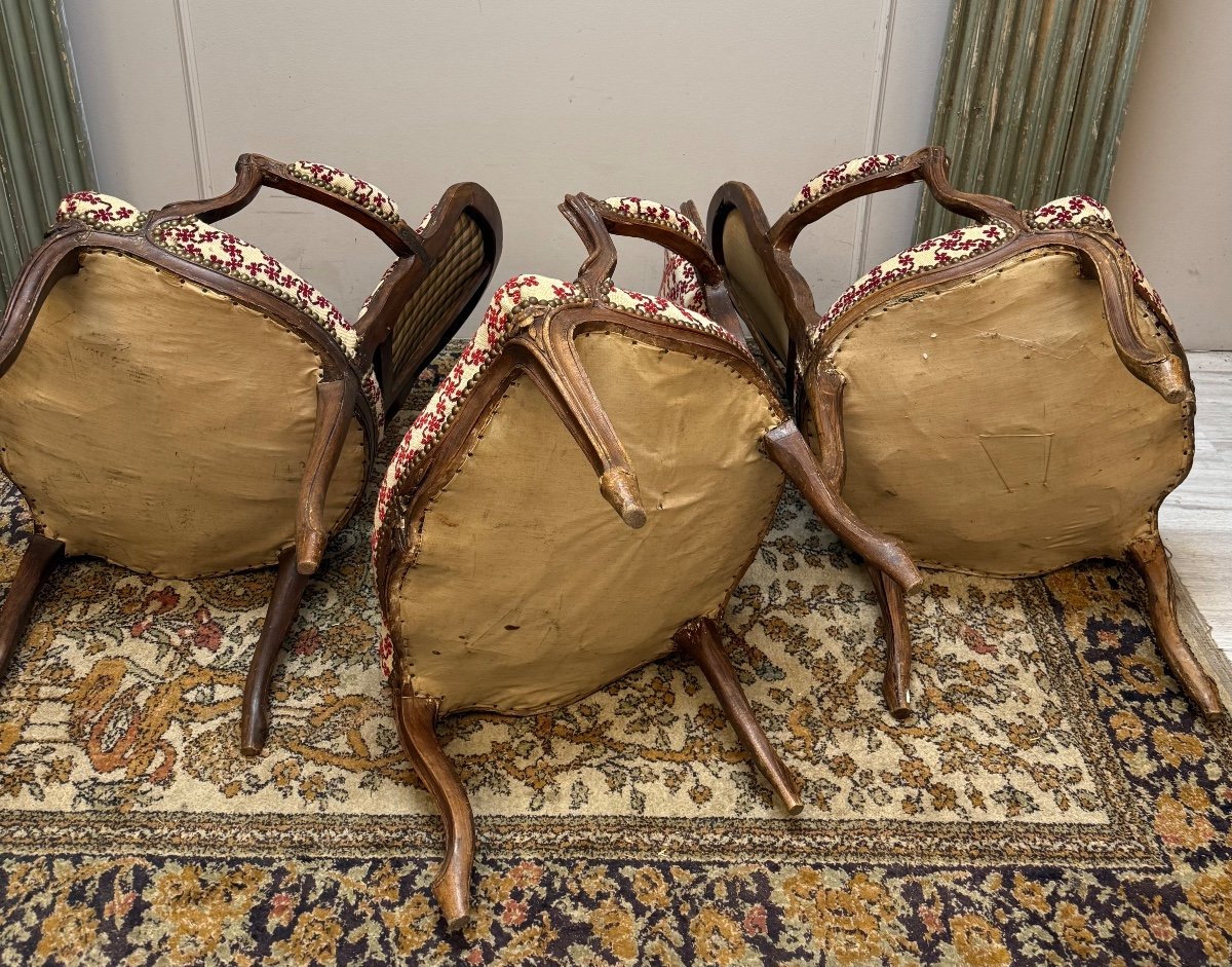 Suite De Trois Fauteuils D’époque Louis XV En Noyer -photo-4