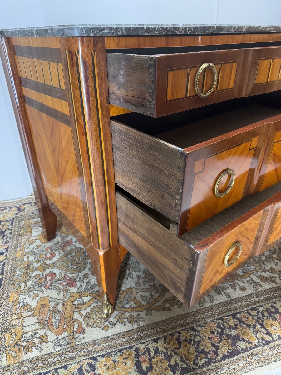 Transition Chest Of Drawers With Marquetry Steps From The 19th Century -photo-3