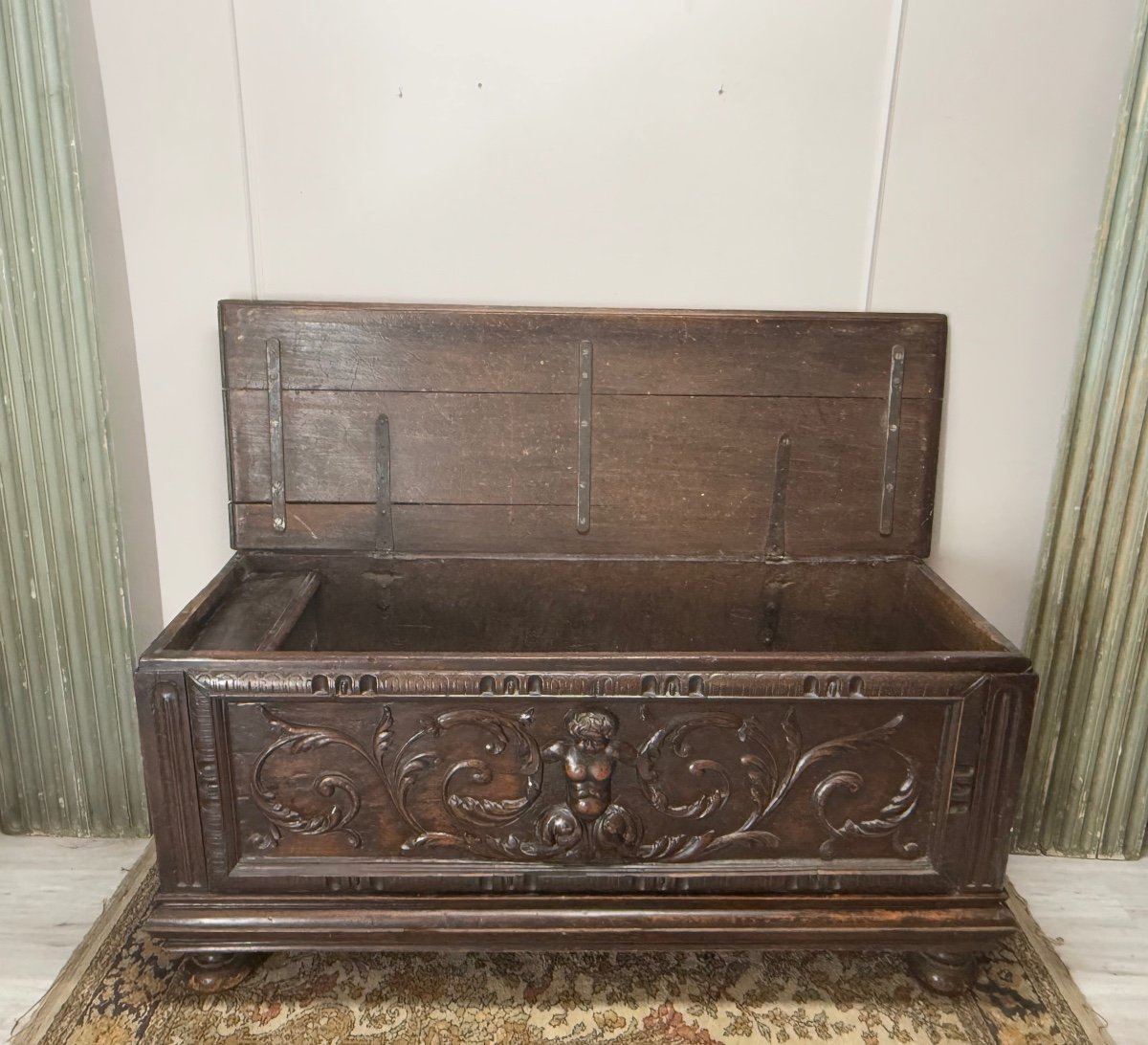 17th Century Renaissance Style Oak Chest -photo-3