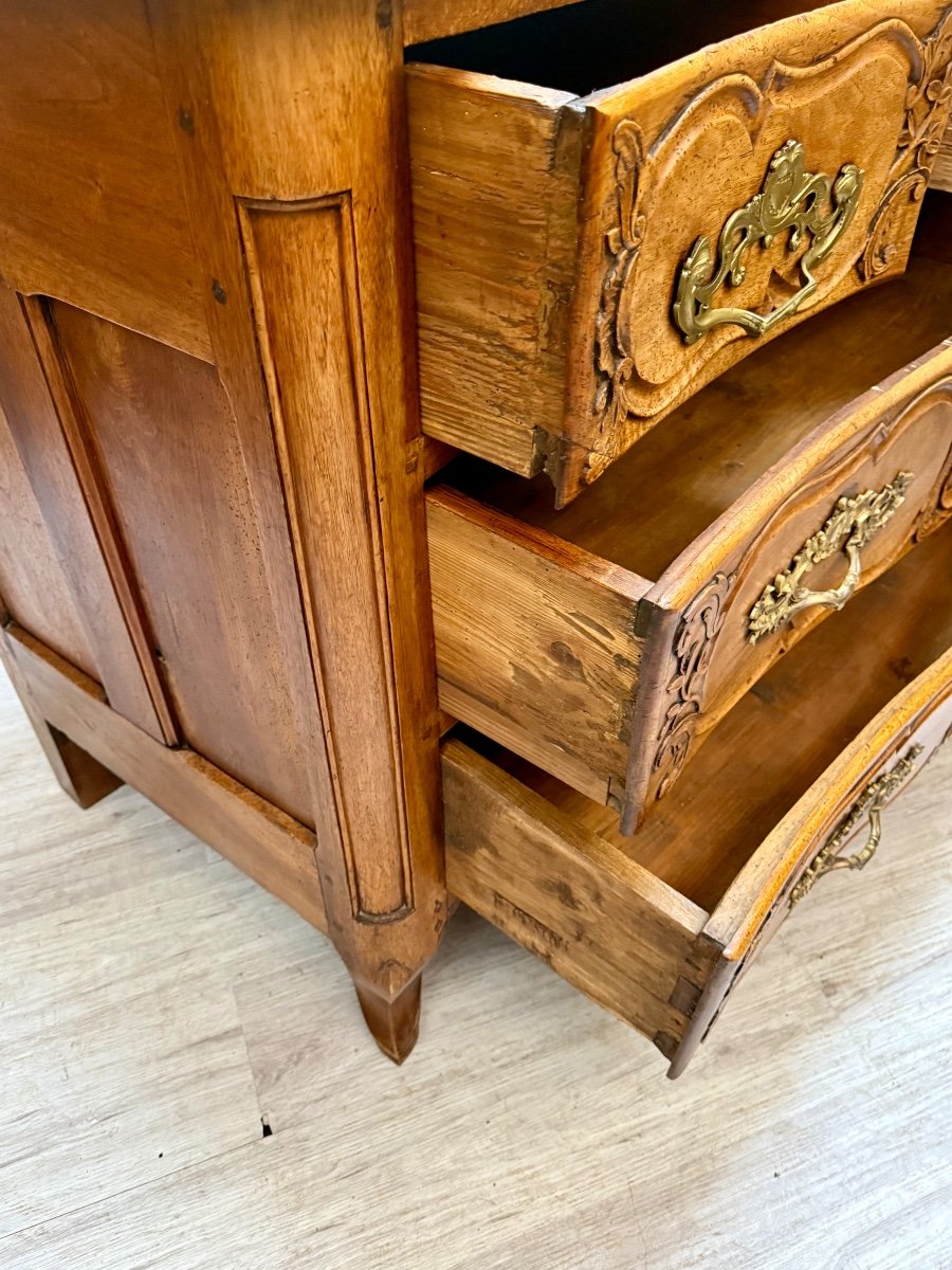 Louis XV Period Lyonnaise Walnut Chest Of Drawers -photo-4