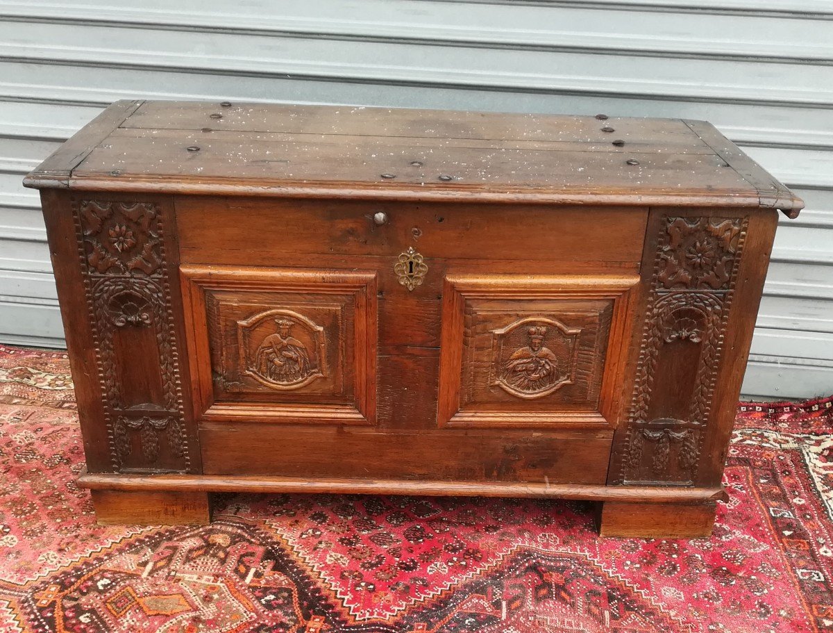 Renaissance Chest In Walnut 17th-photo-2