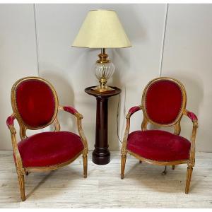 paire de fauteuils en noyer d’époque louis XVI 