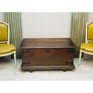 17th Century Oak Chest 