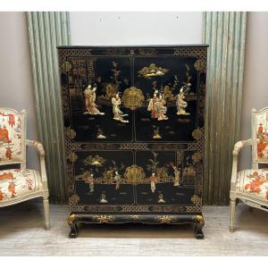 Chinese Wardrobe In Mother-of-pearl Lacquer And Hard Stones 