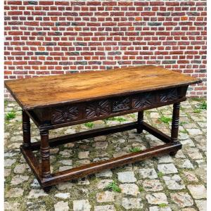 Spanish Table In Walnut From The 17th Century 