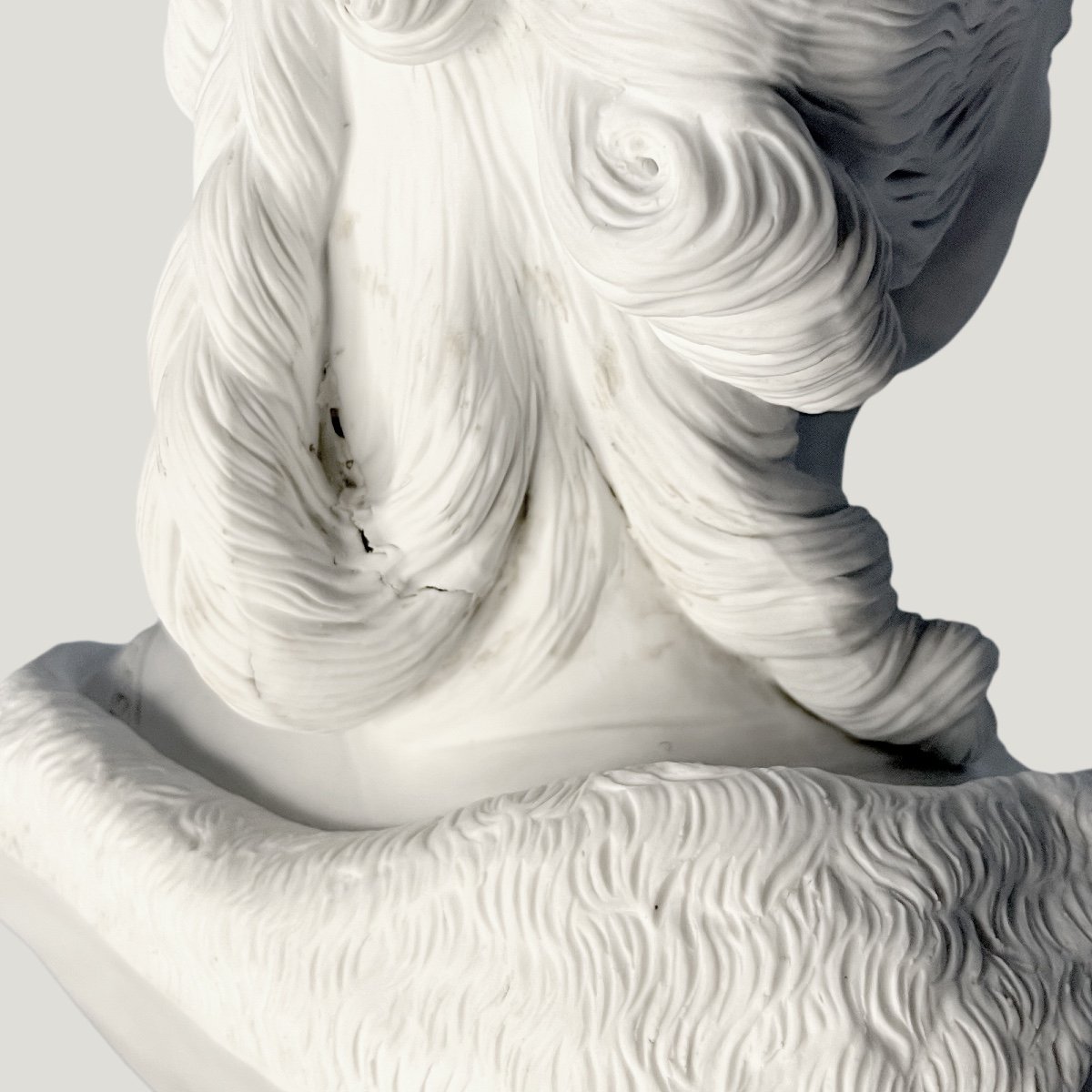 Marie-antoinette Bust-photo-4