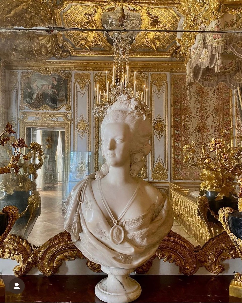 Marie-antoinette Bust-photo-5