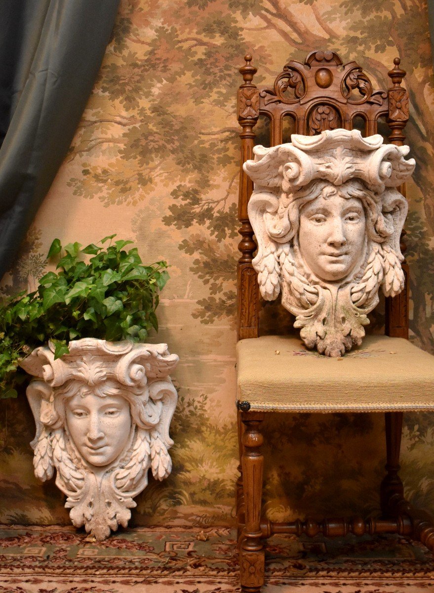 Pair Of Sconces Forming Planters In Reconstituted Stone, Decor With Mascarons, Garden Decoratio-photo-2