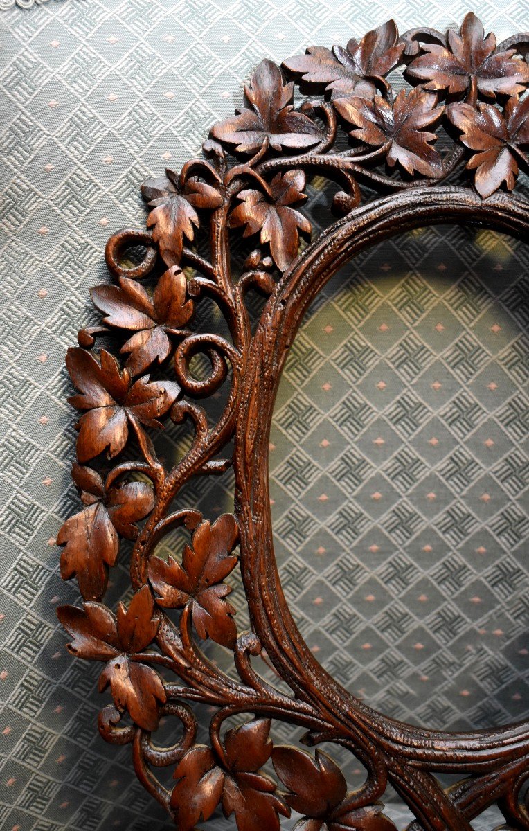 Oval Frame In Carved Wood In The "black Forest" Taste, Plant And Ivy Decor, Circa 1900-photo-1