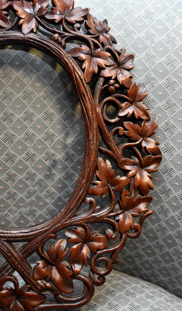 Oval Frame In Carved Wood In The "black Forest" Taste, Plant And Ivy Decor, Circa 1900-photo-2