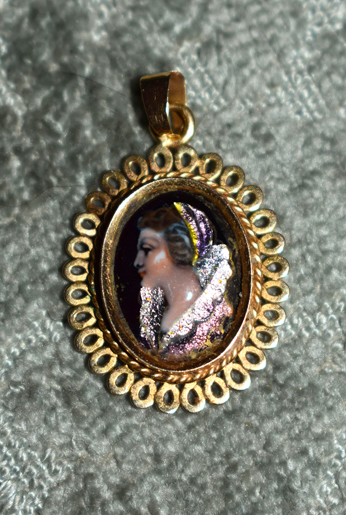 Pendentif En  Or Et Email De Limoges, Médaillon, Emaux, Décor Portrait Feminin-photo-3