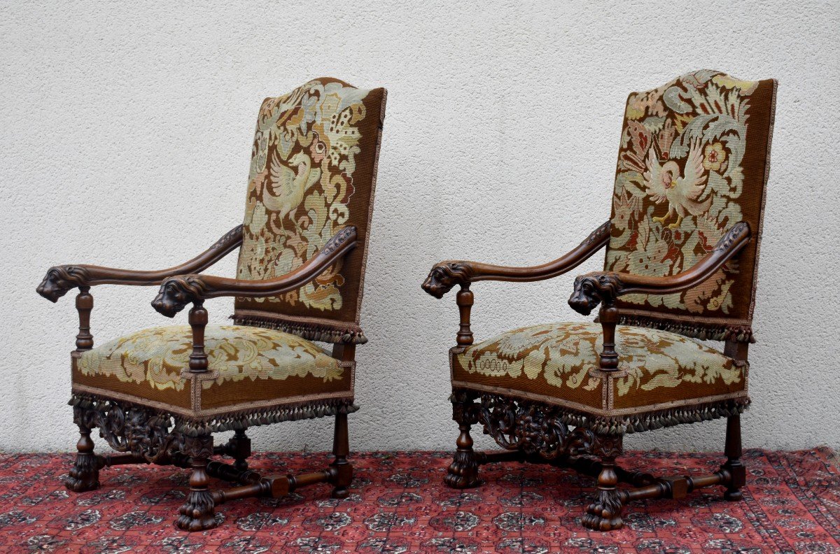 Pair Of Renaissance Style Armchairs, Lion Paws And Mufles, Small Dots Tapestry With Griffons-photo-4