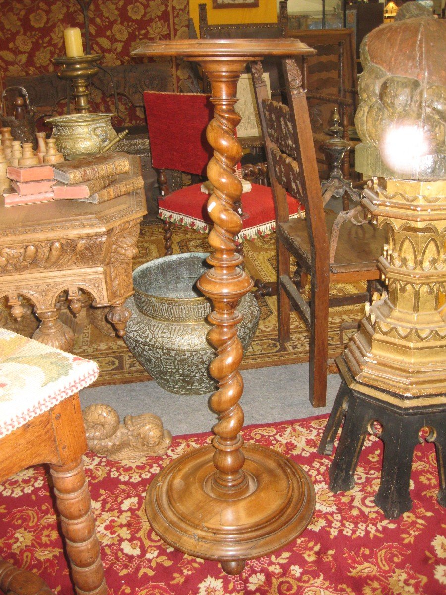 19th Century Bolster With Double Evolution In Blond Walnut.