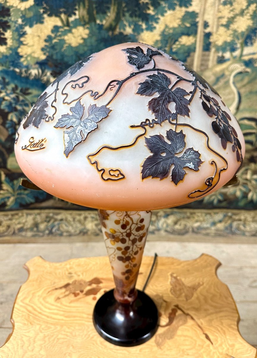 émile Gallé - Grande Lampe Champignon à Décor De Raisins Et Vignes, Pâte De Verre Art Nouveau-photo-1