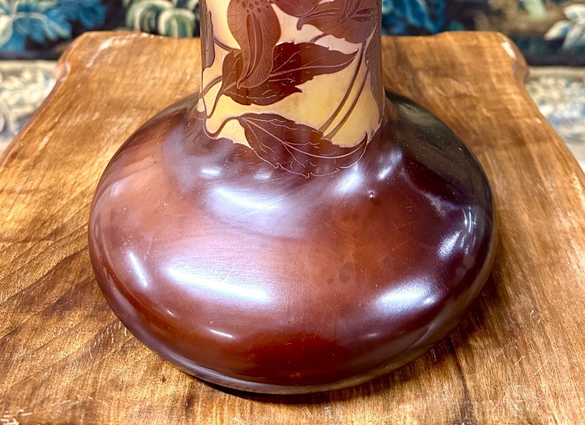 émile Gallé - Large Tube Vase Called “elephant Foot” With Clematis, Art Nouveau Glass Paste-photo-2