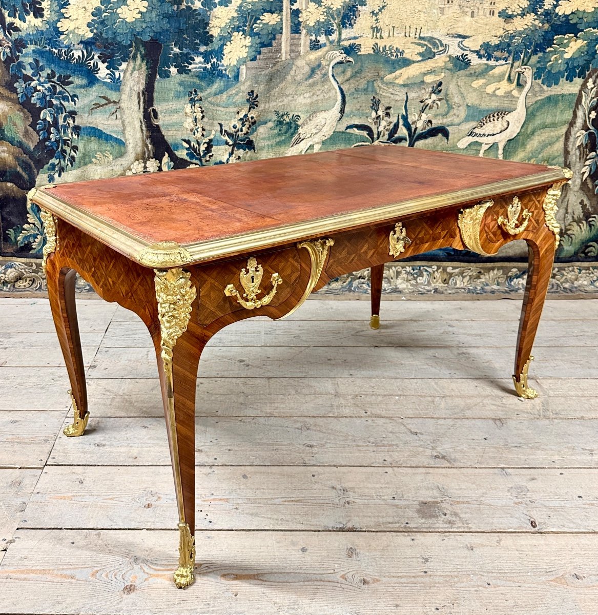 Bureau De Style Louis XV En Marqueterie Et Bronze Doré. Napoléon III