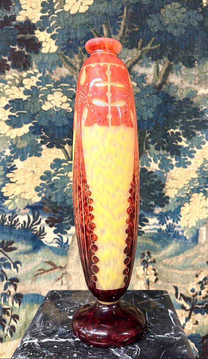 Charles Schneider For French Glass, Amarantes Model Vase, Art Deco Glass Paste