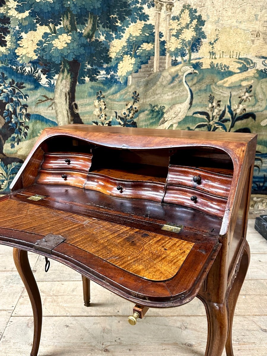 Petit Bureau Dos D’âne En Acajou, Travail De Port XVIIIeme Siècle. époque Louis XV. -photo-3