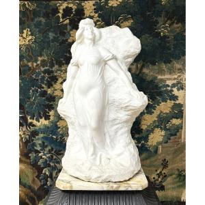 Statue En Marbre De Carrare D’une Femme élégante à La Longue Robe, Sculpture Art Nouveau