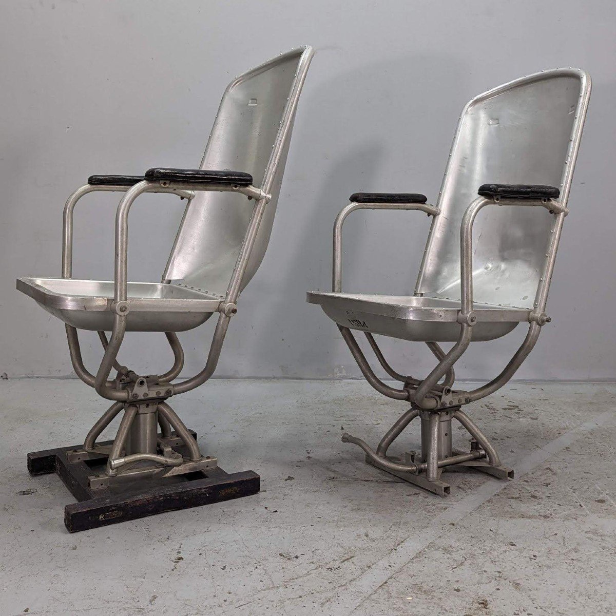 Pair Of Vintage Aluminum Aviator Armchairs 1950-photo-2