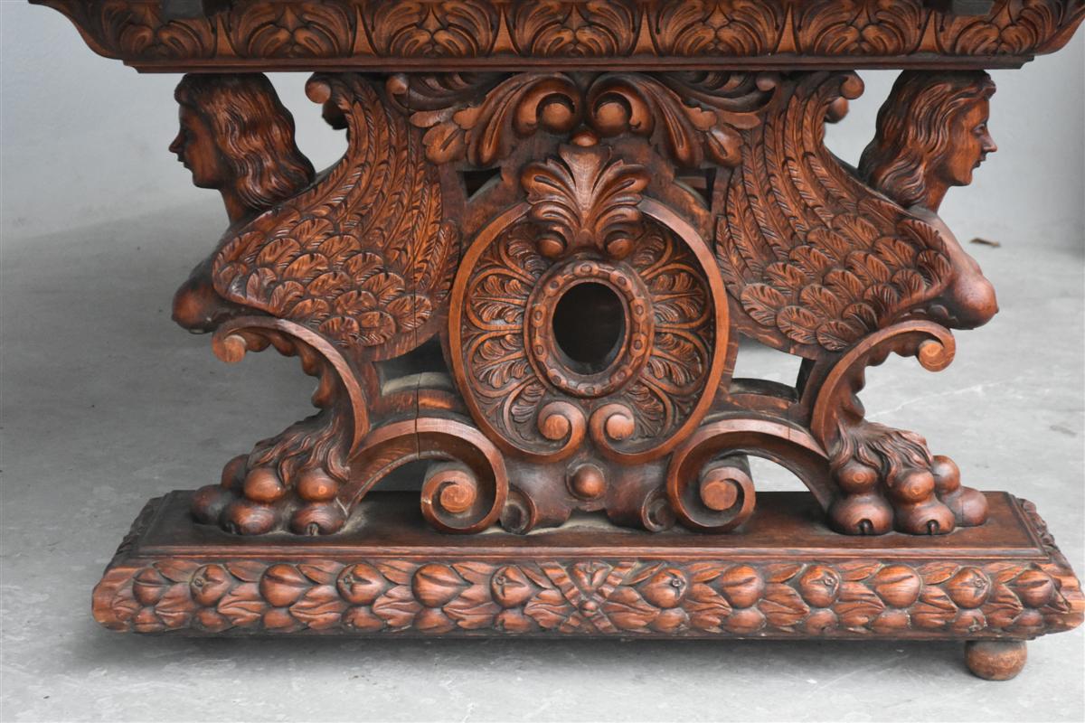 Renaissance Style Oak Carved Bust Style Table-photo-3