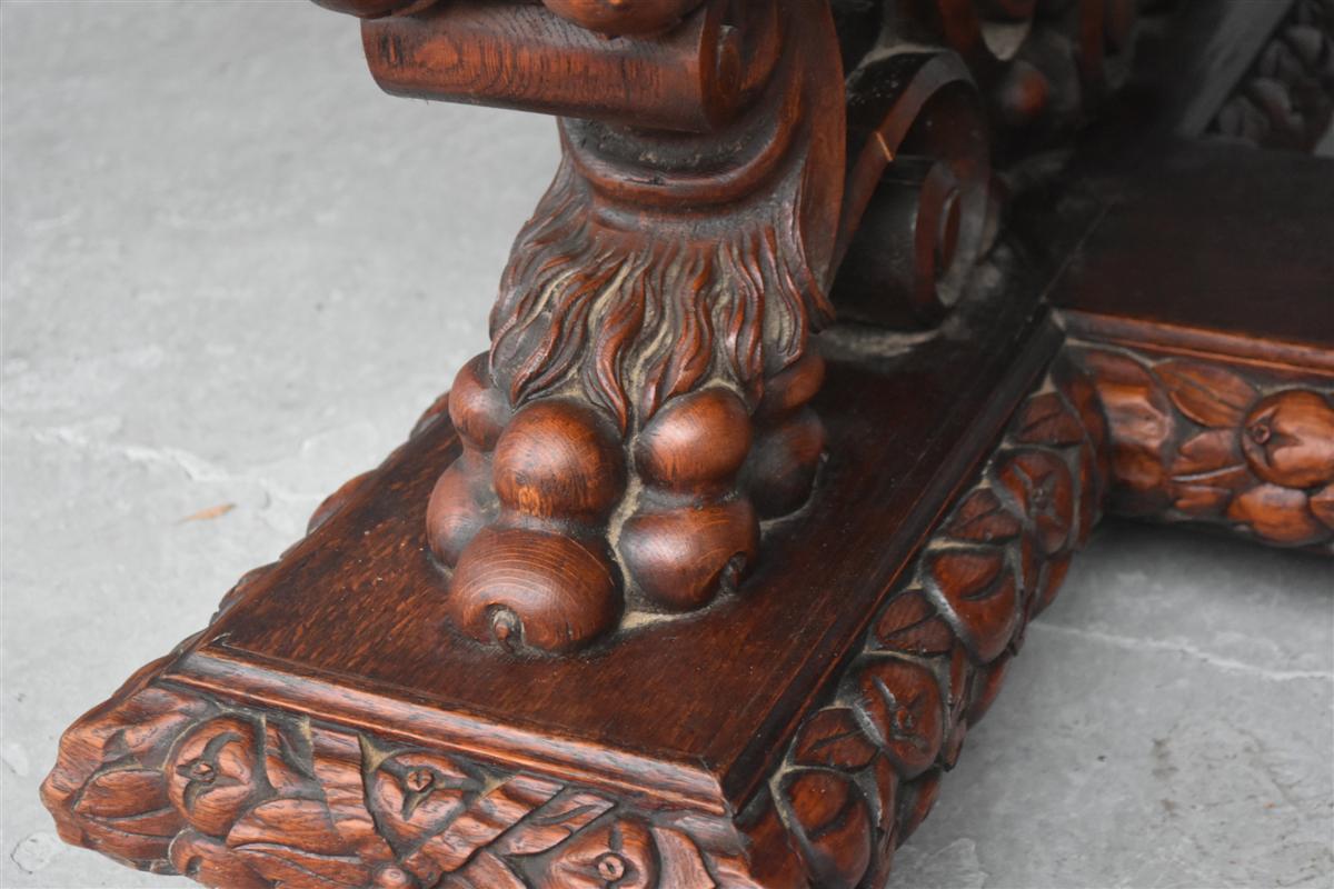 Renaissance Style Oak Carved Bust Style Table-photo-4