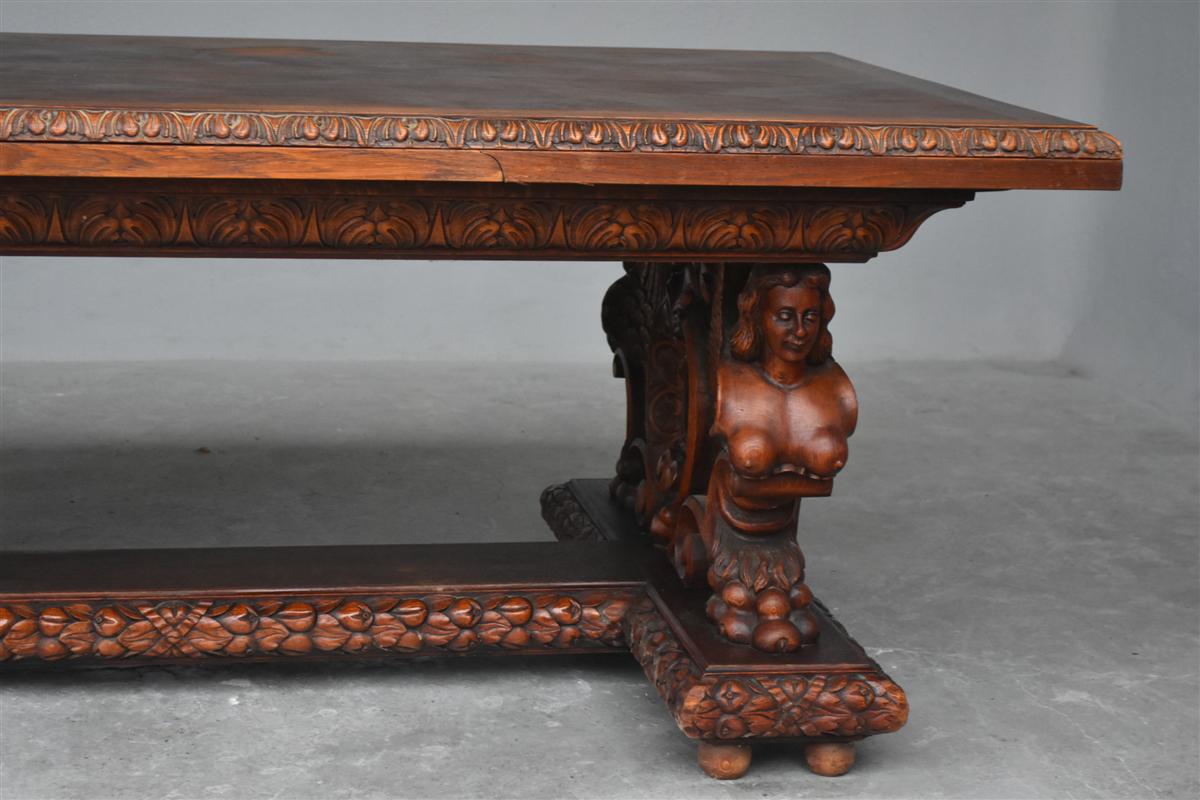 Renaissance Style Oak Carved Bust Style Table-photo-6