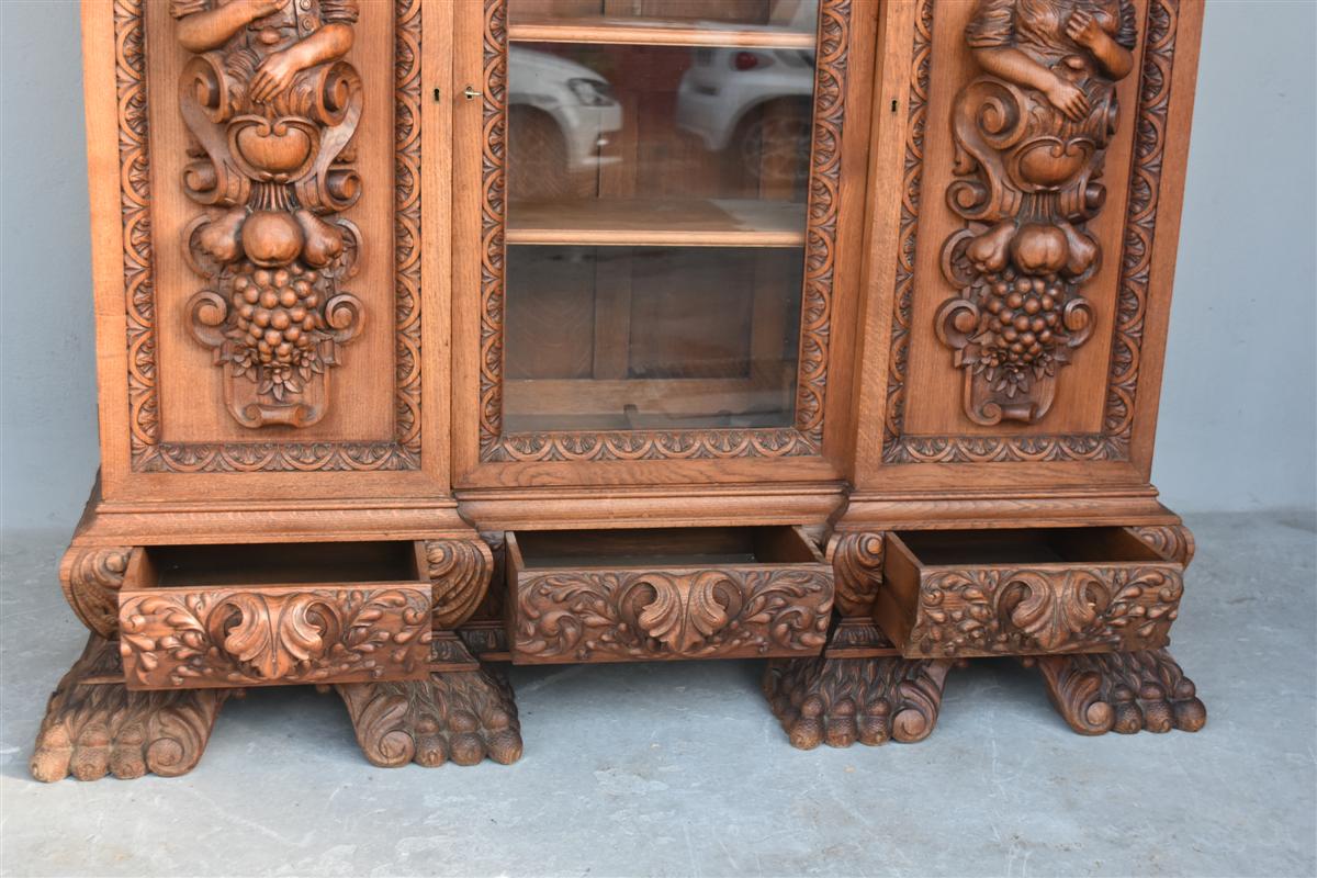 Showcase Hutch With Renaissance Carved Characters-photo-3