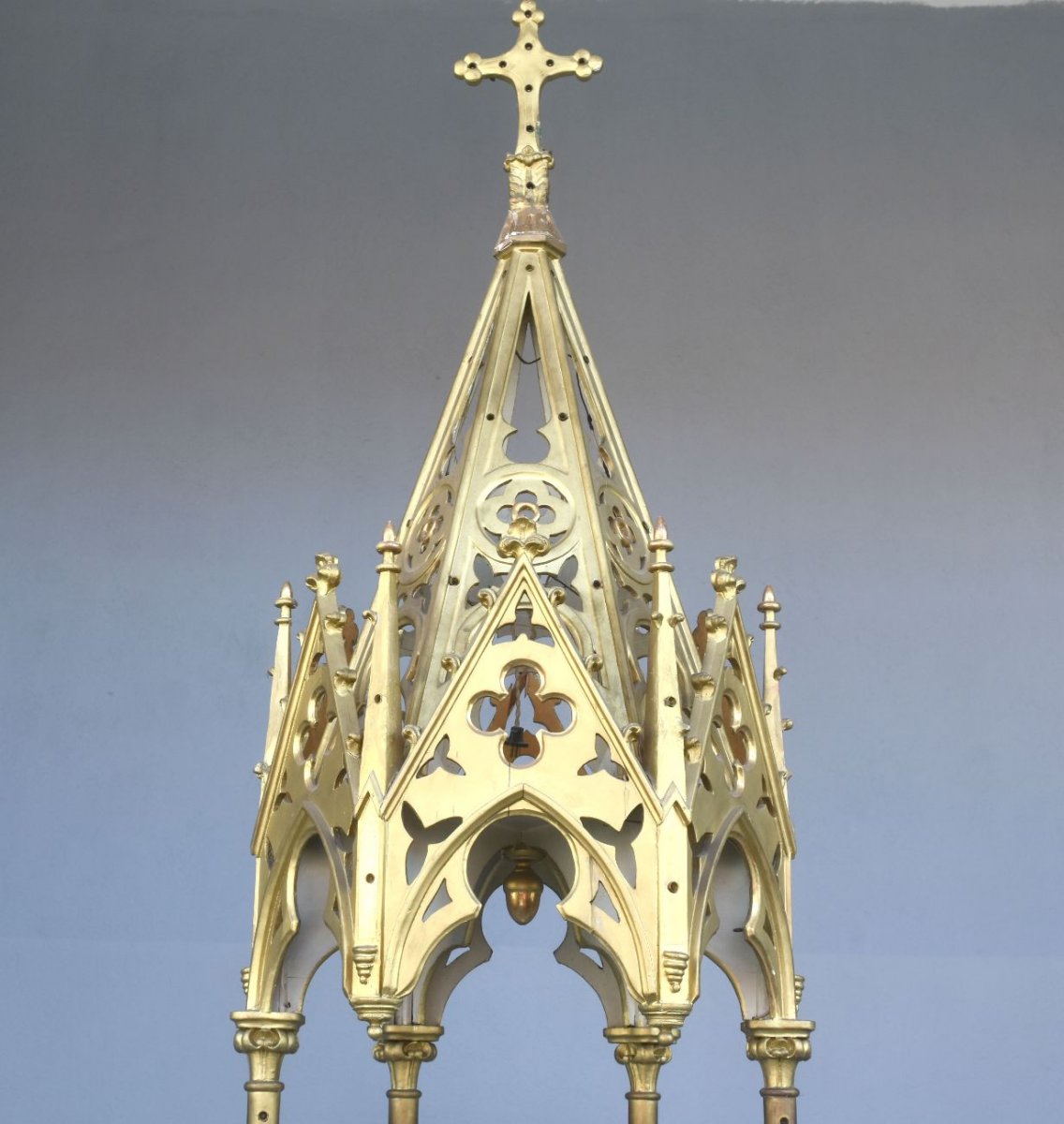 Church Canopy In Wood And Golden Stucco Gothic Style-photo-1