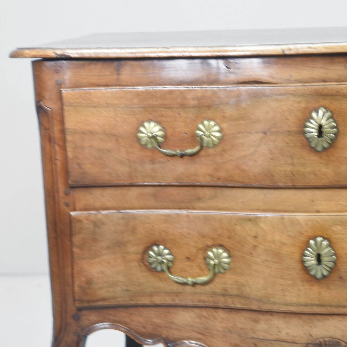 Sauteuse Commode In Walnut Eighteenth Century-photo-2