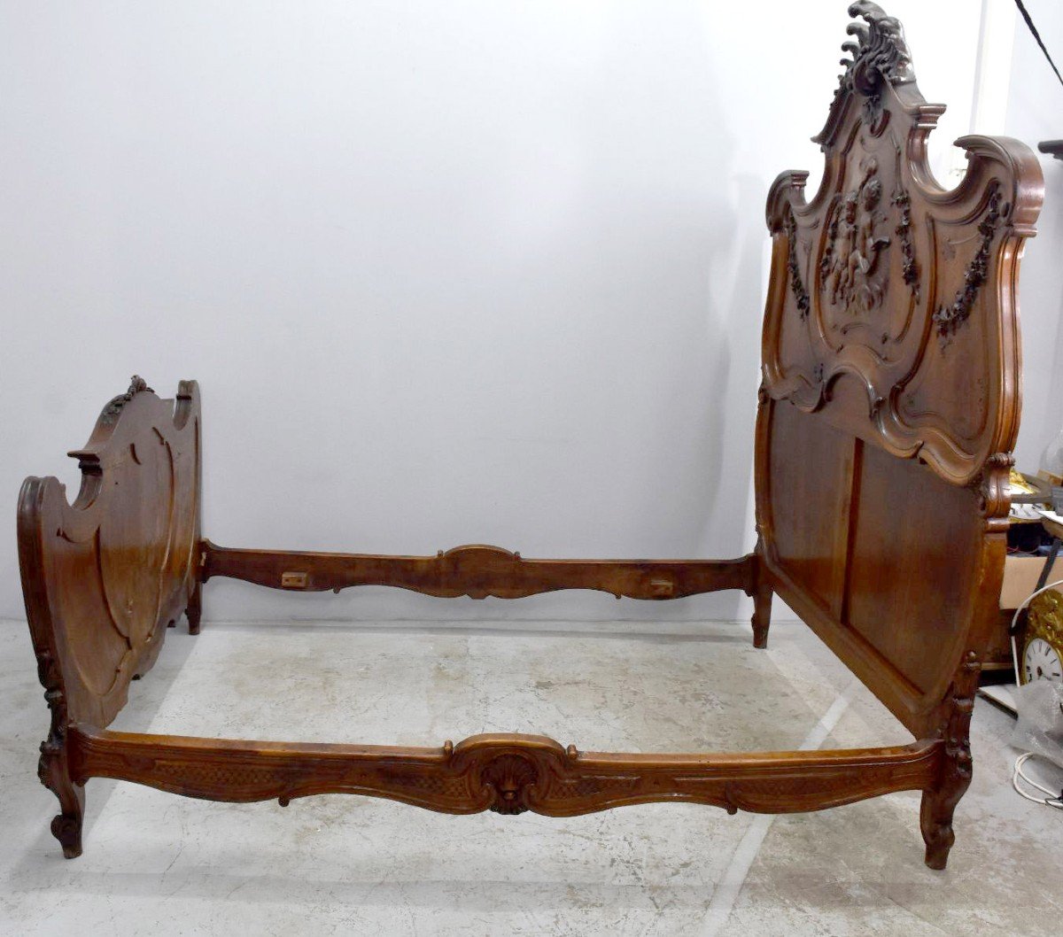 Exceptional Baroque Louis XV Style Bed In Walnut Carved For Babies-photo-5