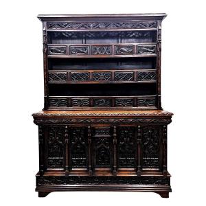Sideboard Dresser In Walnut Gothic Style Late Nineteenth Time