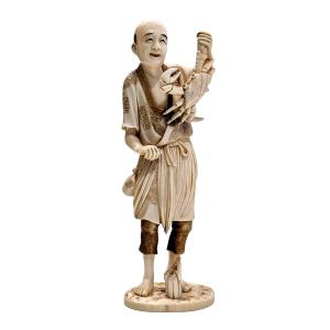 Okimomo In Ivory From The 19th Century The Crab Fisherman
