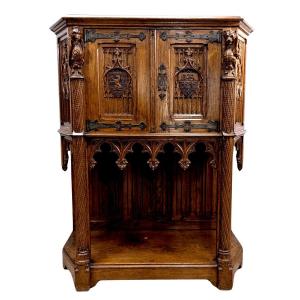 Gothic Oak Serving Trolley With Dragon Decor, Late 19th Century  