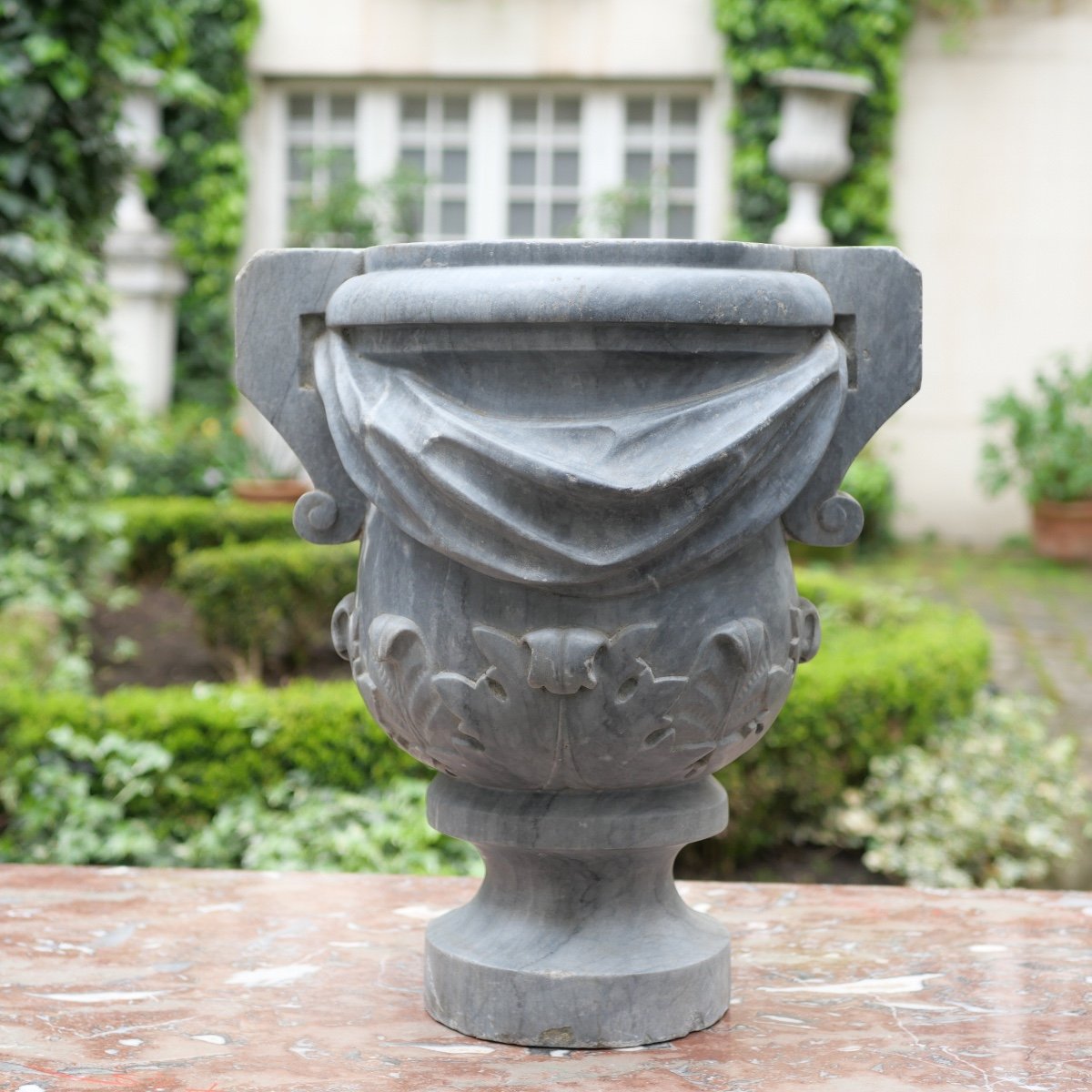 Paire de vases de jardin en marbre-photo-1