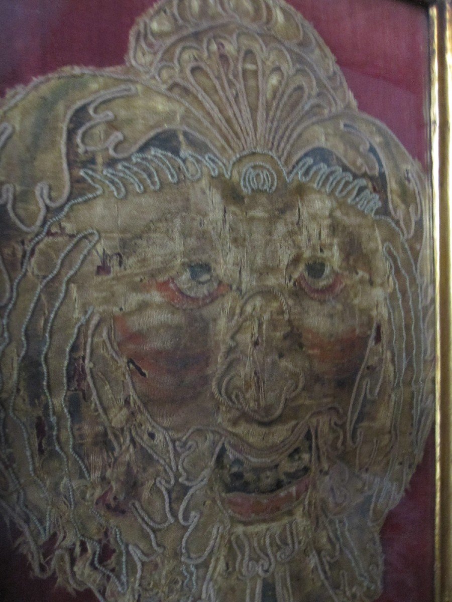 16th Century Silk Embroidery: Grotesque Or Lion's Head. Old Frame-photo-4