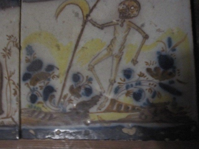 Memento Mori. Rare 18th Century Sevillian Azulejos-photo-3