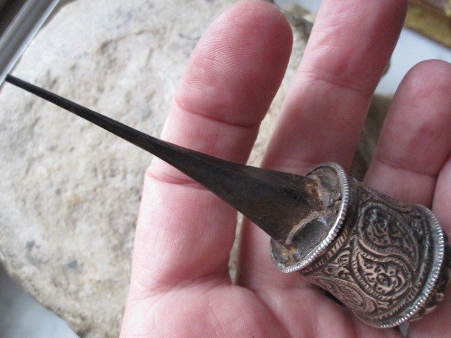 Curious Tool: The Awl Used By Syrian And Turkish Carpet Weavers-photo-8