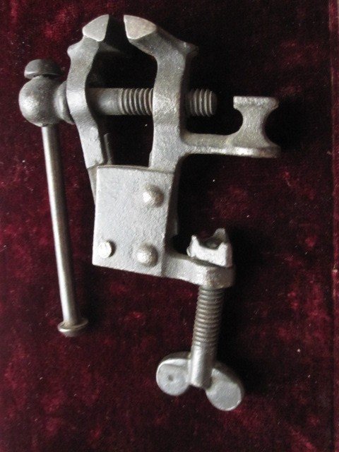 Small Vise Or Jeweler's Table Vise. Nineteenth Century-photo-2