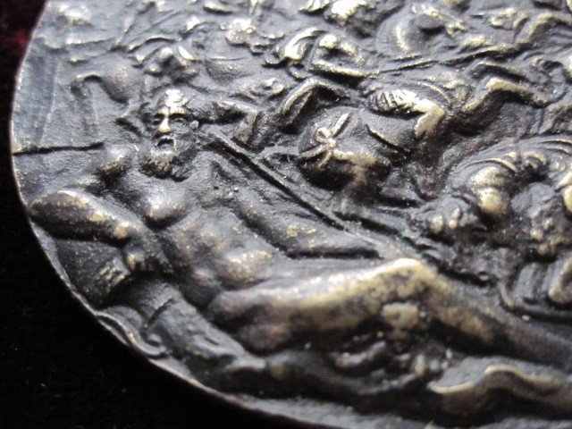 Battle Scene. Oval Plaque In Bronze S. XVII. Probably German Or Flemish Work-photo-1