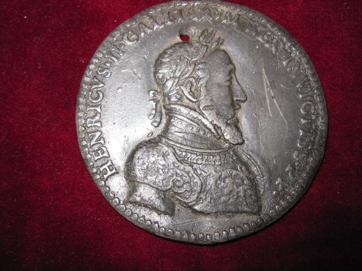 Renaissance Medals: 3 Different Pieces Of Henrique Ii. One With An Engraved Date Of 1572-photo-2