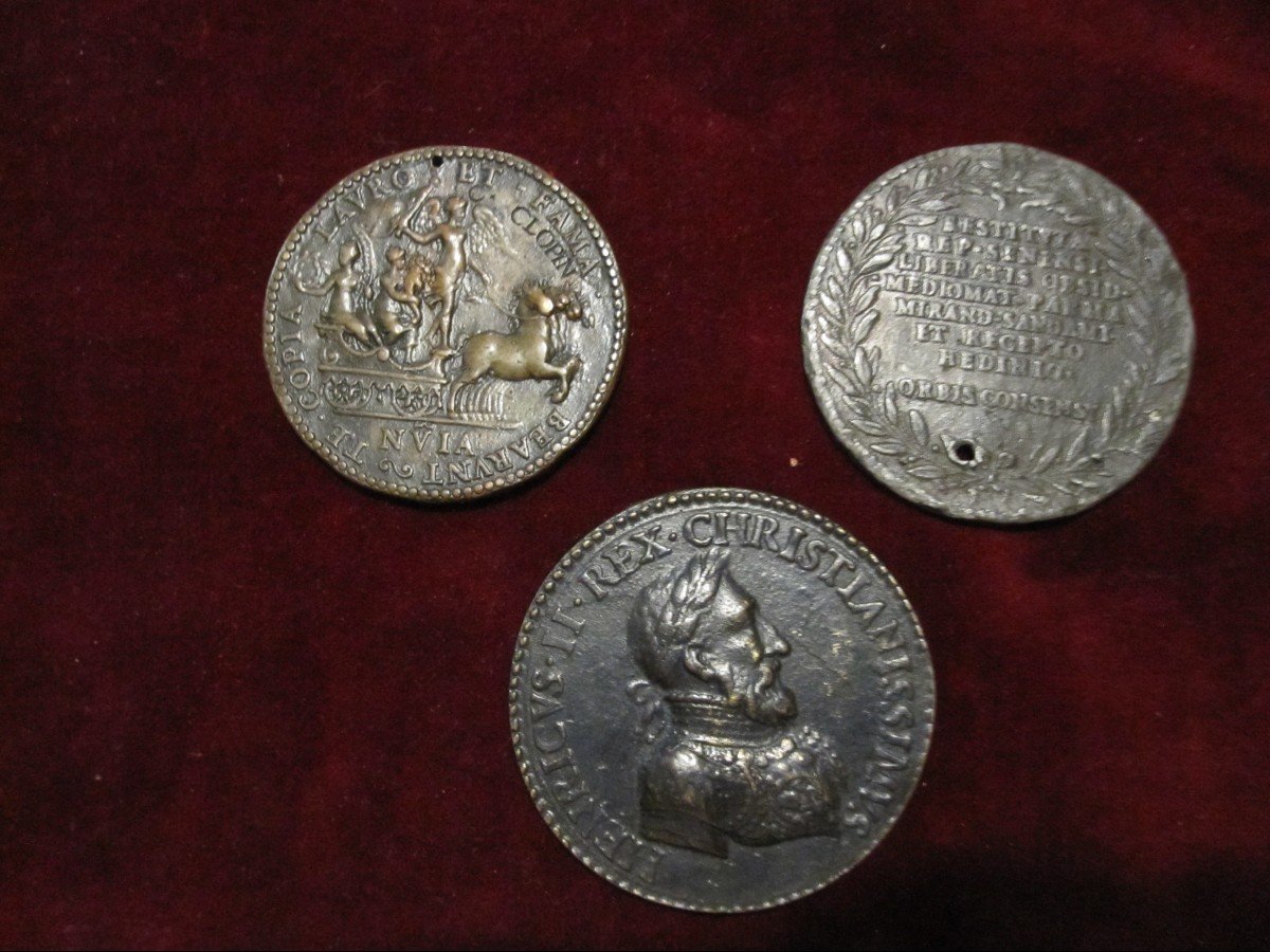 Renaissance Medals: 3 Different Pieces Of Henrique Ii. One With An Engraved Date Of 1572-photo-5