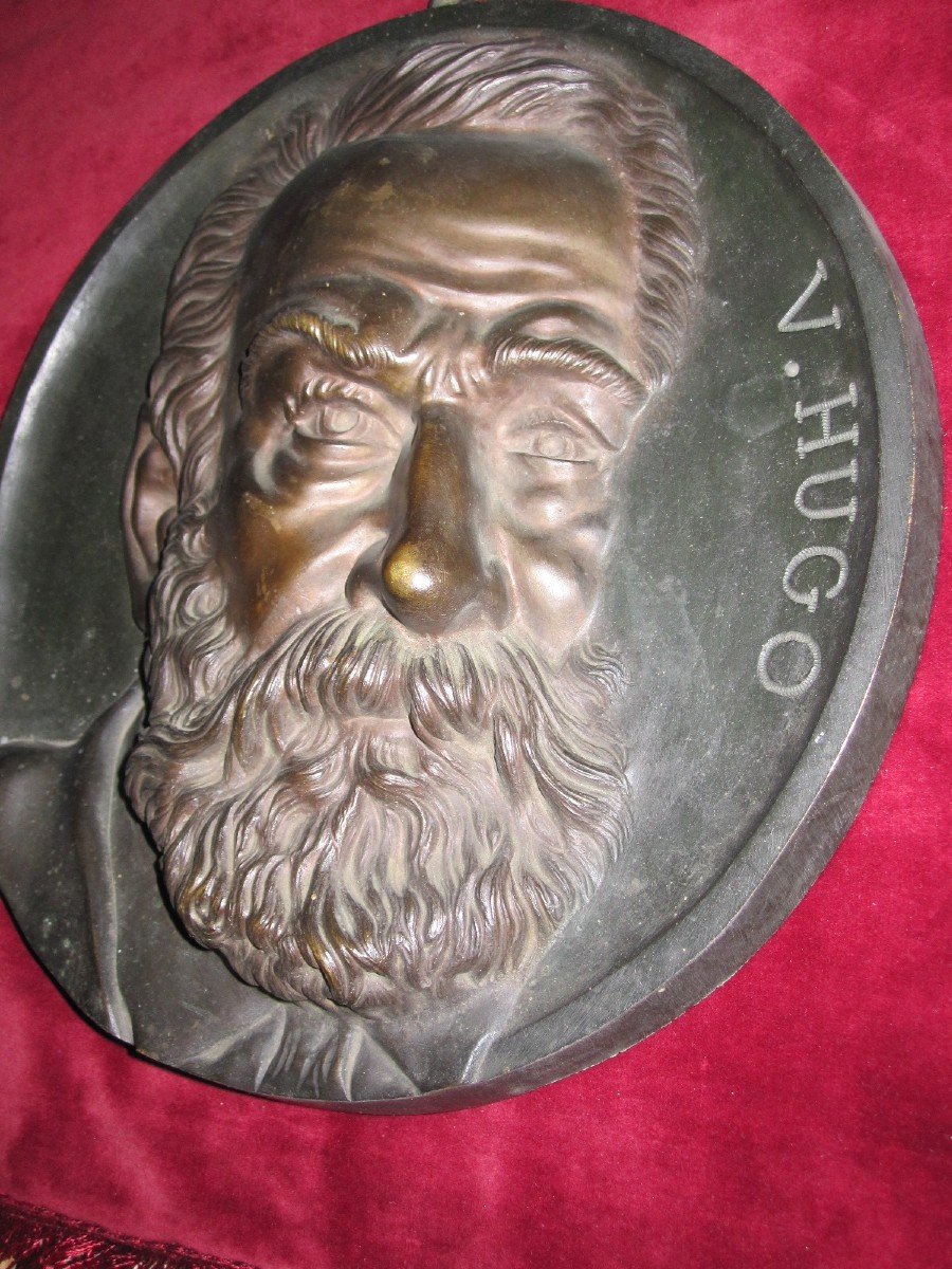 Tondo Or Medallion In Bronze With Portrait Of Victor Hugo-photo-2