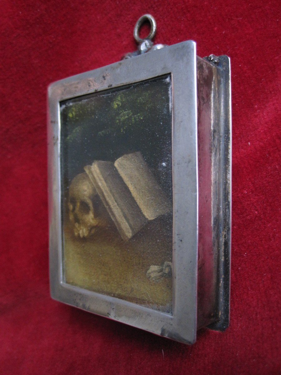 Reliquary. Memento Mori In Silver Metal With Small Oil Painting And Relic-photo-2