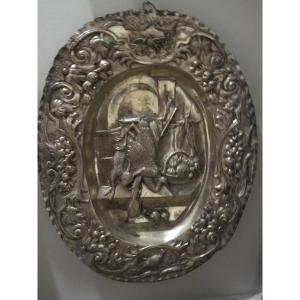 Large Repoussé Silver Tray With Hunting Motifs. Habsburg Or Hanau, Early Eighteenth Century