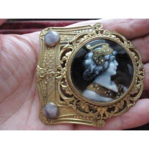 Belt Buckle In Gilt Bronze With Enamel And Amethysts In Historicist Or Symbolist Style